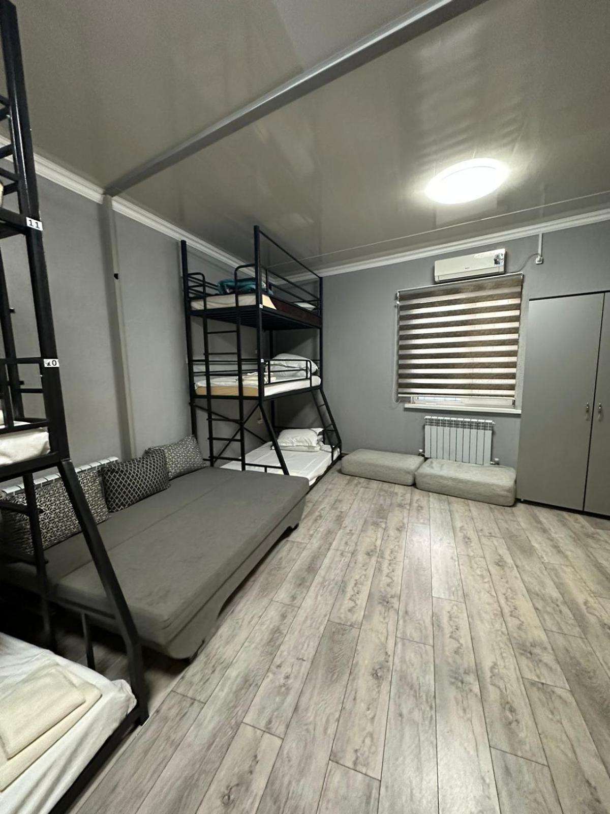 Kuze Hostel Alma-Ata Exteriör bild