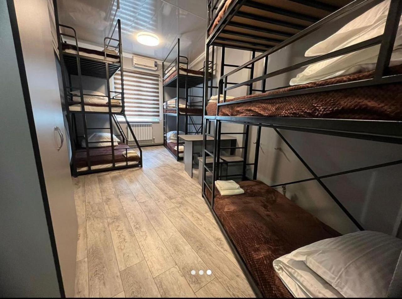 Kuze Hostel Alma-Ata Exteriör bild