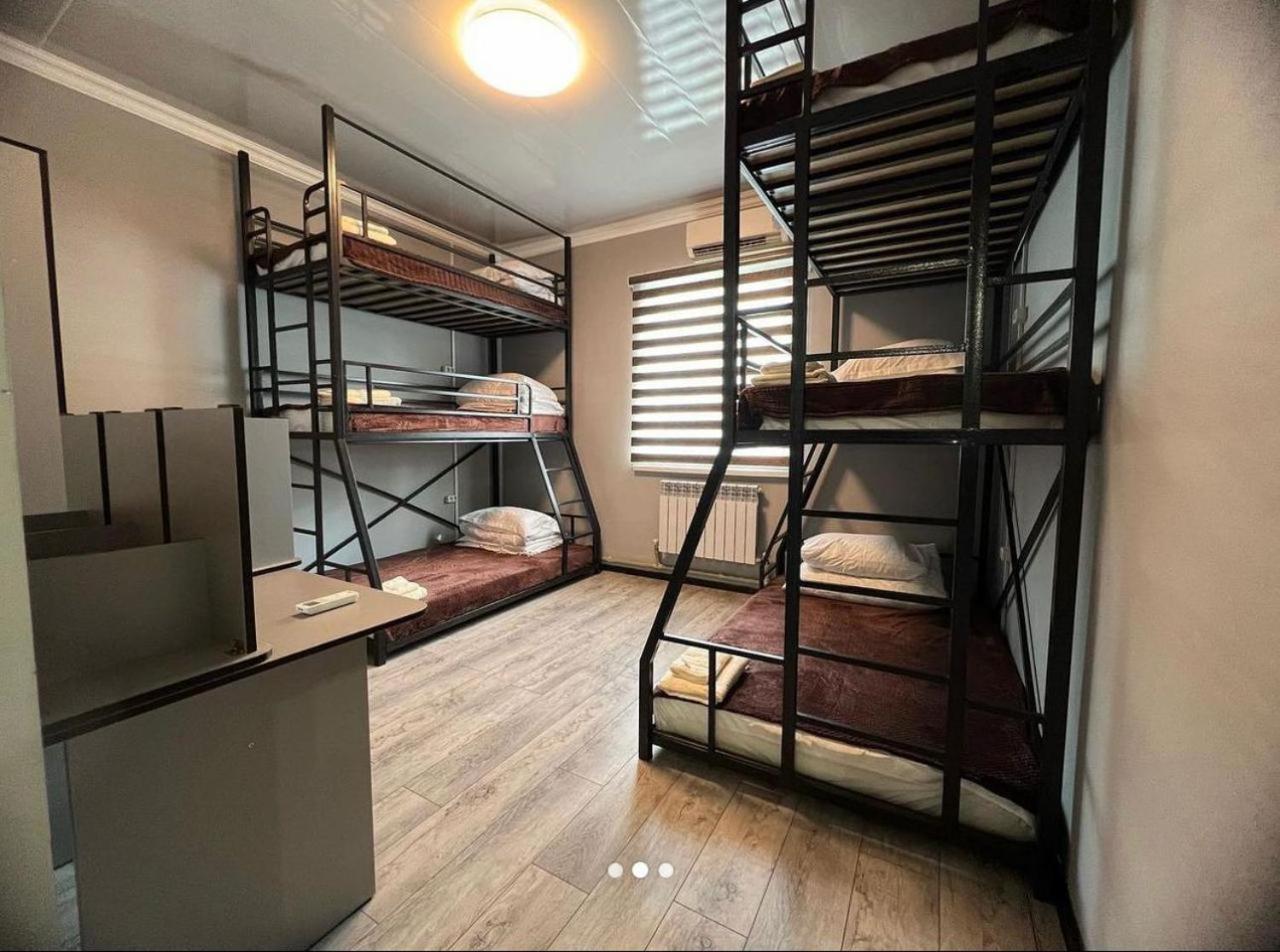 Kuze Hostel Alma-Ata Exteriör bild