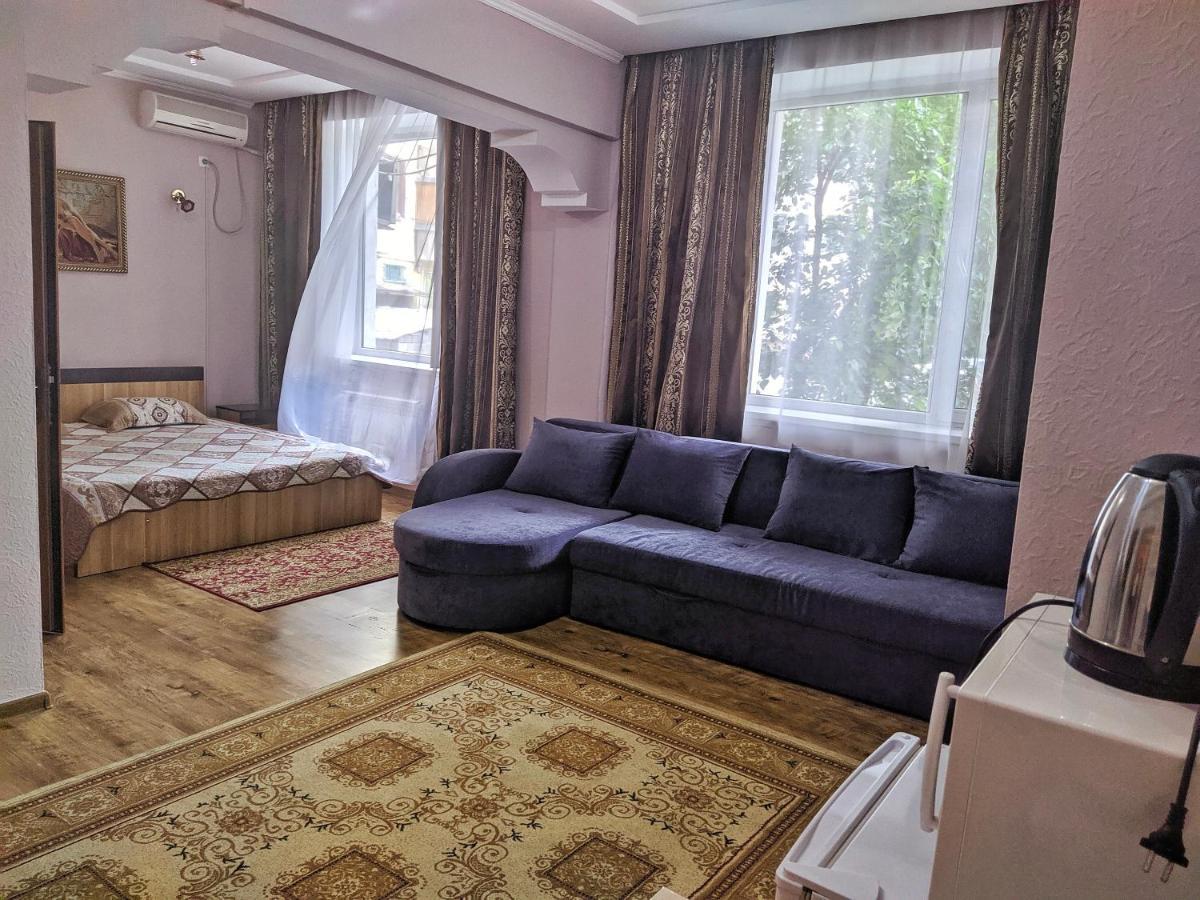 Kuze Hostel Alma-Ata Rum bild